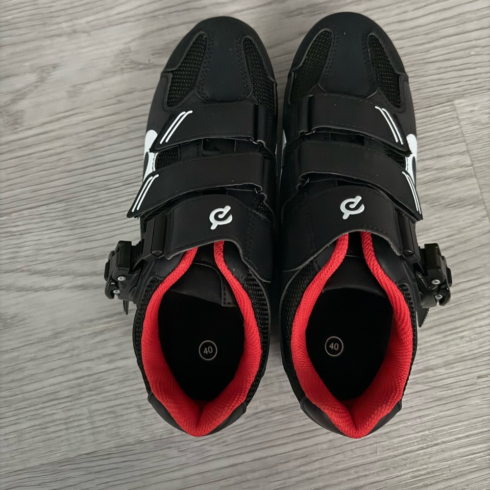 New in box peloton bike shoes size 40